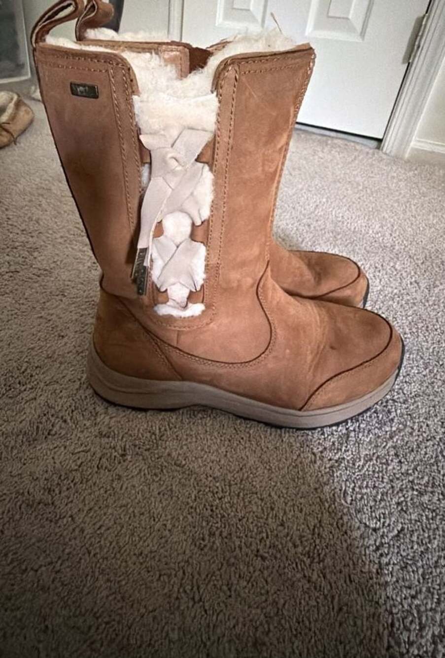 UGG Suvi Waterproof Winter Boots Chestnut Leather